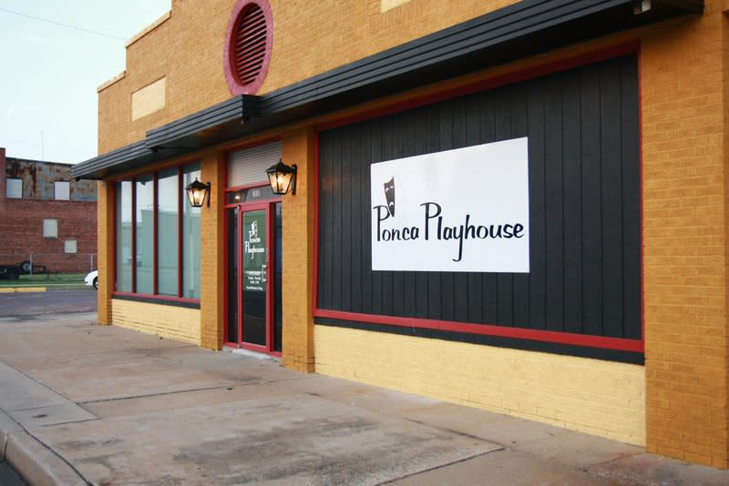 PLAY REVIEW: A Night with Ms. Holmes & Ms. Watson at the Ponca Playhouse